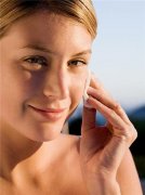 五分钟就能长细纹的坏习惯 你中招了吗 五分钟就能长细纹的坏习惯 你中招了吗